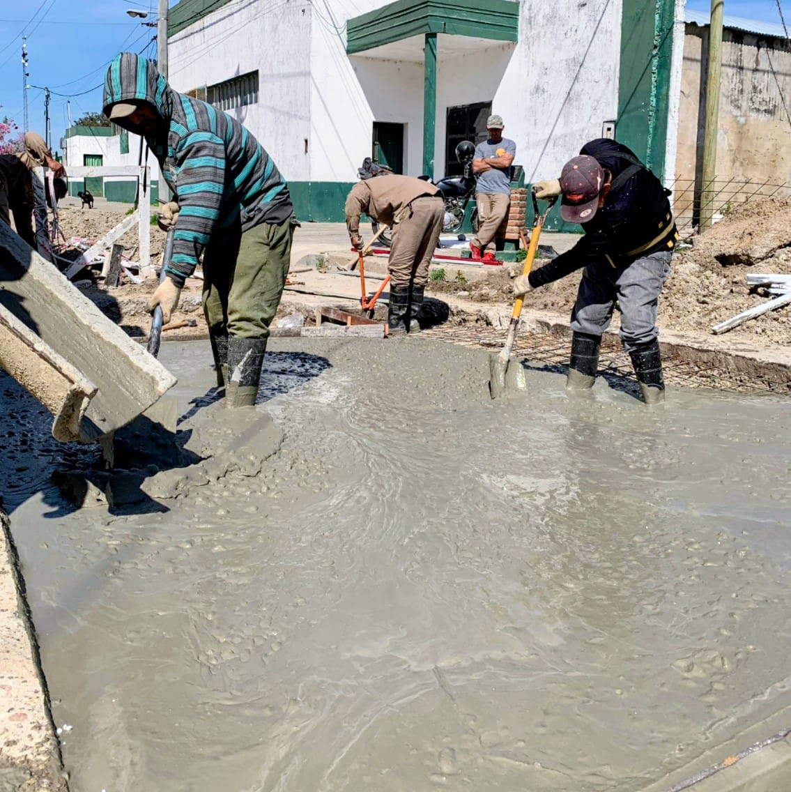 Obras Públicas: Cloacas y hormigón en Ituzaingó y Chacabuco